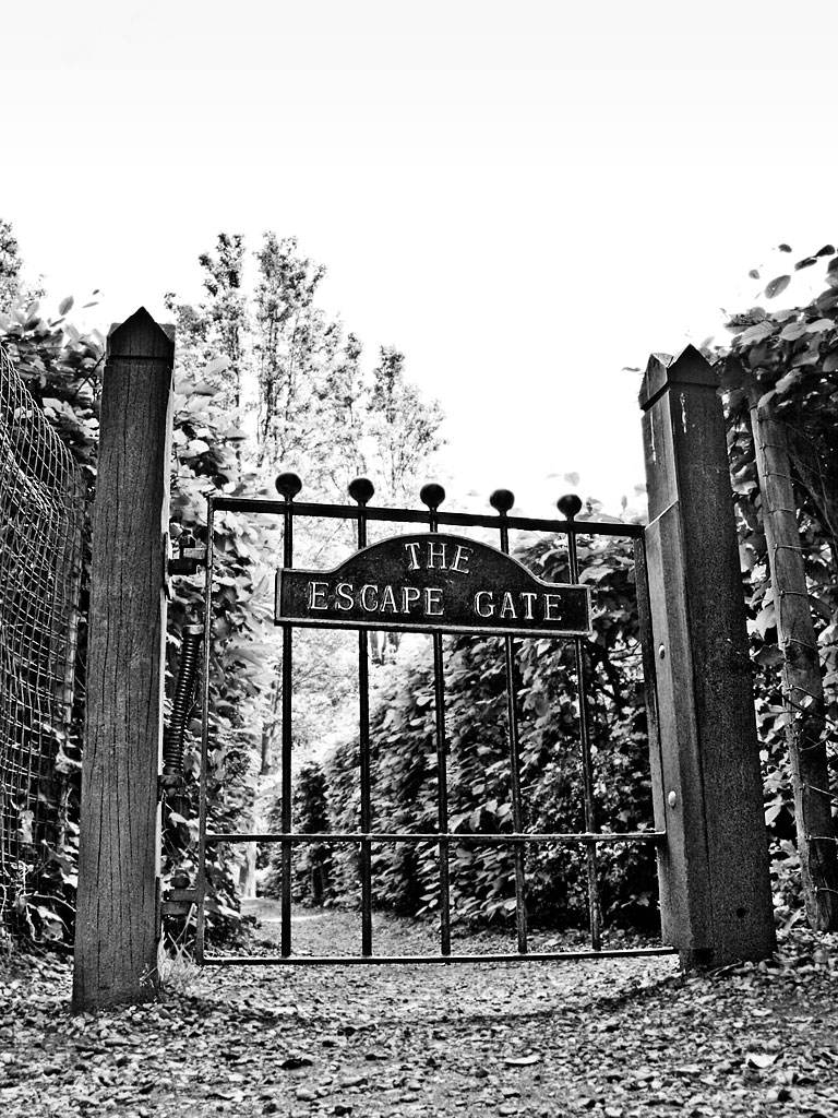 Maze Escape Gate, Crystal Palace Park - click to enlarge