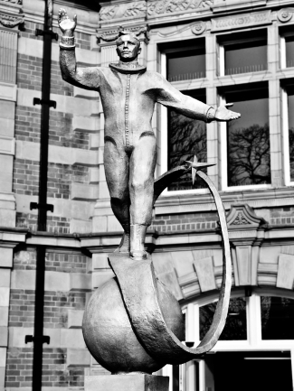 Statue of Yuri Gagarin, Greenwich - click to enlarge