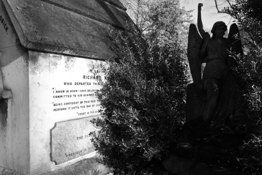 Hidden Angel, Brompton Cemetery - click to enlarge